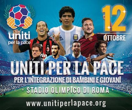 Uniti Per La Pace, per Papa Francesco scendono in campo Maradona insieme a Ronaldinho e Totti
